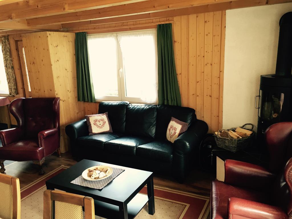 Alpen Chalet Kandersteg Room photo