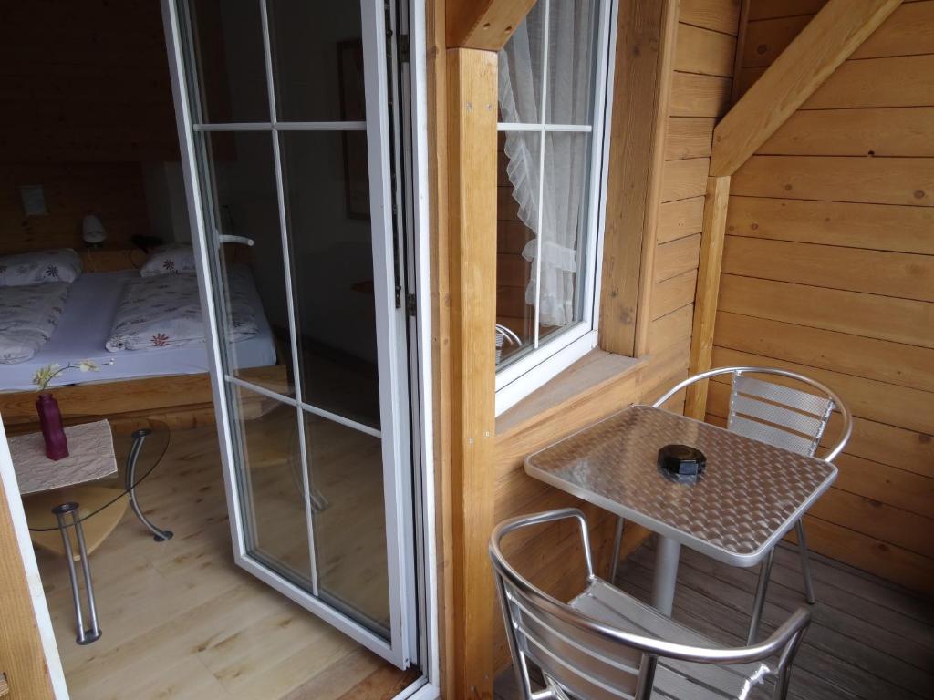 Alpen Chalet Kandersteg Room photo